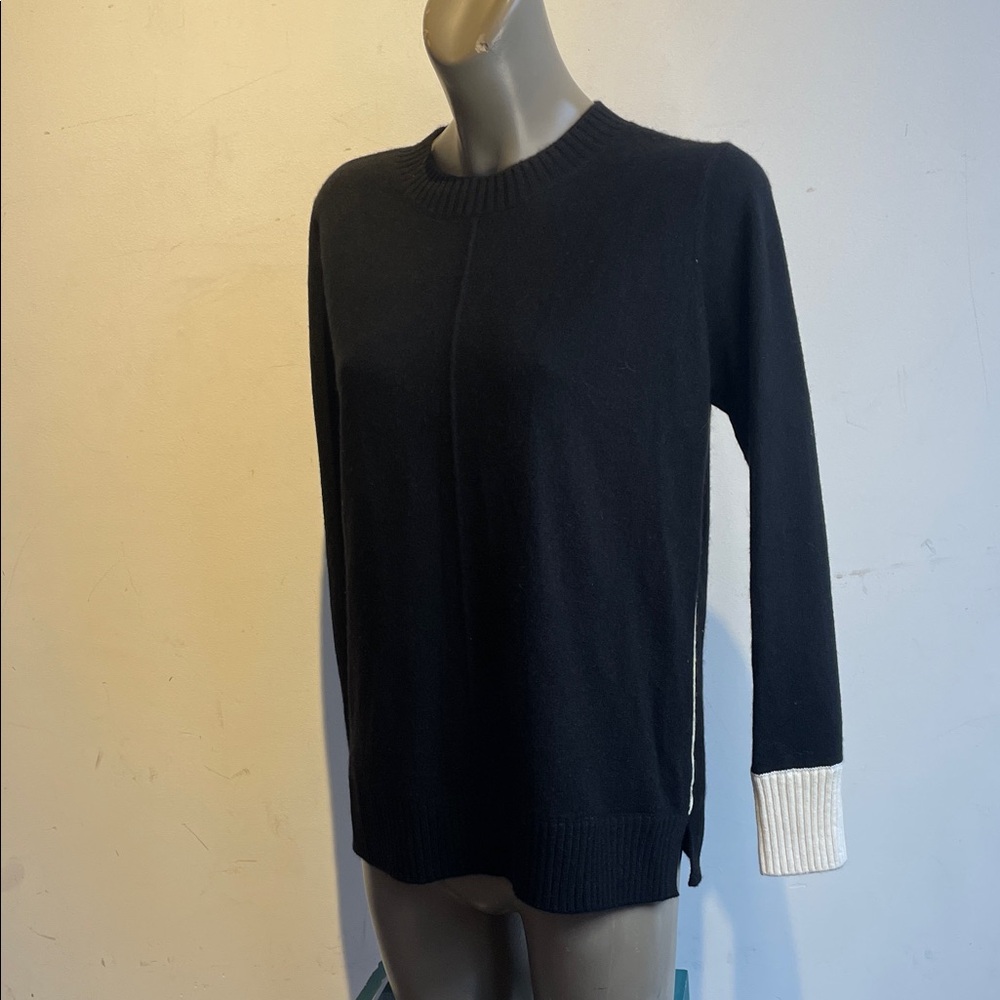 Pura Cashmere sweater